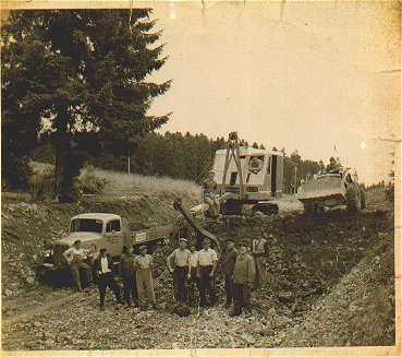 Strassenbau N'eschach --> Dauchingen 1956. Das war noch echte Knochenarbeit