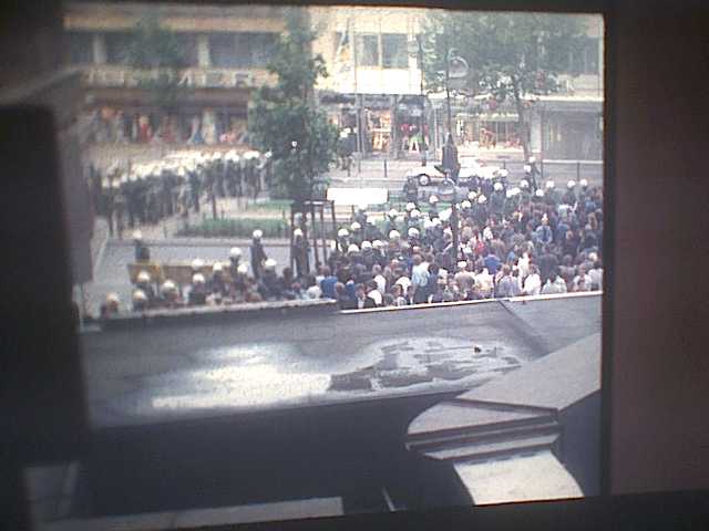 Blick auf die Kurfürstenstrasse in Berlin, Randale um den Besuch Ronny Reagans
