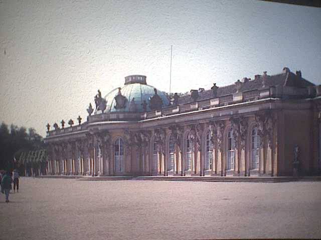 Schloss Sanssoussie, Damals noch Deutschland Ost