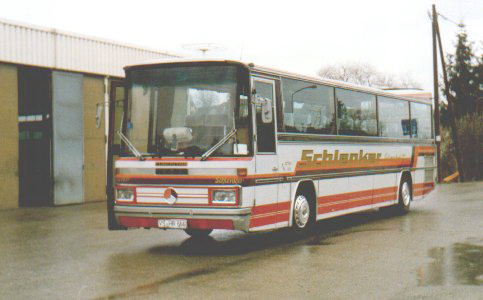 Fabrikat Ernst Auwärter mit Fernsehantenne auf dem Dach 